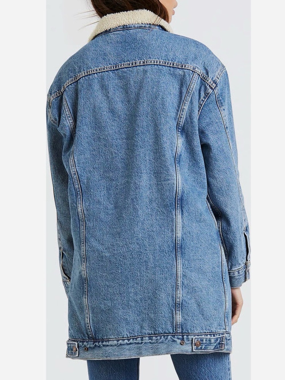 Levi's Premium Lengthened Sherpa Lined Denim Trucker Jacket - Picture 9 of 12